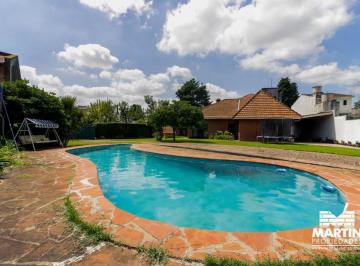 Casa · 150m² · 4 Ambientes · 1 Cochera · Casa en Venta 4 Amb Sobre Lote de 1172 m², Quincho y Pileta en Don Torcuato