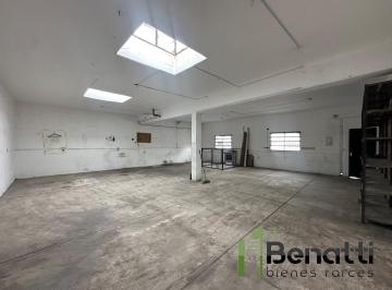 Bodega-Galpón · 240m² · Galpón de 240 m² en Alquiler Al Fondo con Cochera Pasante