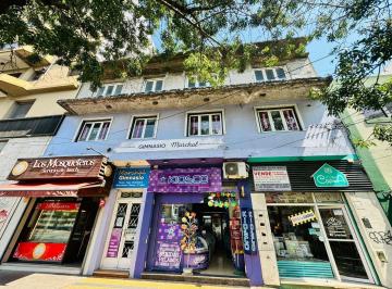 Local comercial · 72m² · 2 Ambientes · Local en Av Independencia 3200 con Pequeño Patio