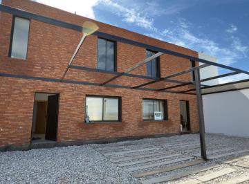 Foto · Duplex en Venta en Colinas de Manantiales