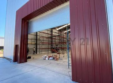 Bodega-Galpón · 672m² · 2 Ambientes · Venta Galpón en Área Productiva La Plata. Av 520 y 200