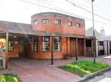 Casa · 150m² · 5 Ambientes · Venta de Casa en 27 Entre 489 y 491 - Manuel B Gonnet