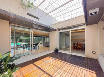 Casa · 270m² · 6 Ambientes · 3 Cocheras · Casa en España 1300, San Miguel de Tucumán