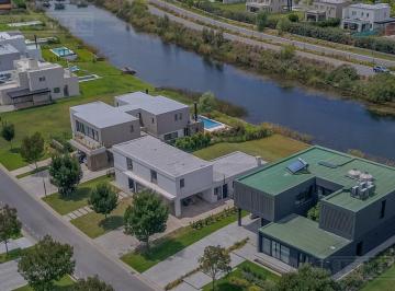 Casa · 290m² · 6 Ambientes · 1 Cochera · Casa a Estrenar a Laguna Muelles Puertos / Escobar