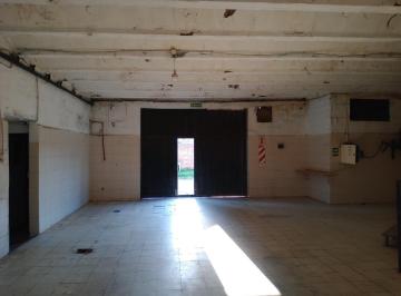 Local comercial · 176m² · 2 Ambientes · Se Vende Local/casa Esquina y Galpon Atras C/ Entrada Propia