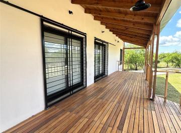 Casa · 445m² · 2 Ambientes · 1 Cochera · Casa en Arroyo Leyes