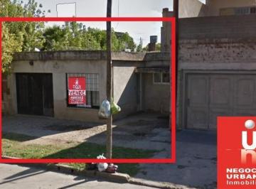 Casa de 8 ambientes, Córdoba · Venta Bº Zumaran Av Vives 3123 Casa 2 Dorm.