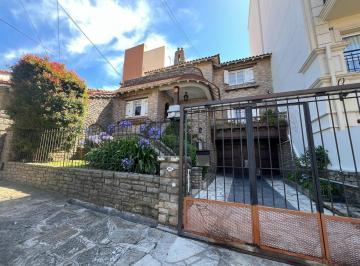 Casa · 409m² · 5 Ambientes · 2 Cocheras · Terreno en Stella Maris