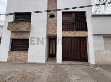 Casa · 113m² · 3 Ambientes · 11 Entre 65 y 66. Casa en Barrio Parque Saavedra