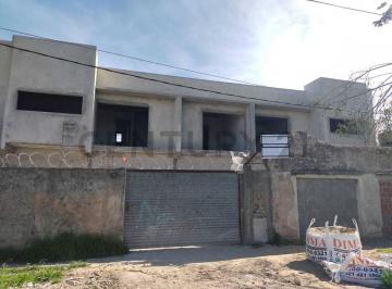 Casa · 60m² · 2 Ambientes · Venta Duplex en Pozo 139 y 58