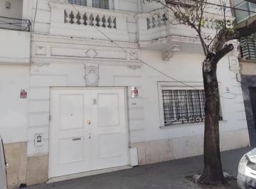Casa · 180m² · 4 Ambientes · 1 Cochera · Casa de 3 Dorm. y Garage en Barrio Martin