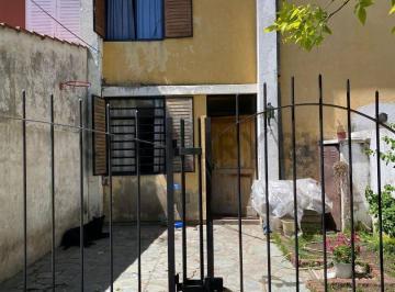 Casa · 33m² · 4 Ambientes · Casa en Venta