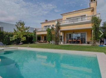 Casa · 325m² · 7 Ambientes · venta de Casa 7 Ambientes 4 Dorm. en Los Castores, Tigre.