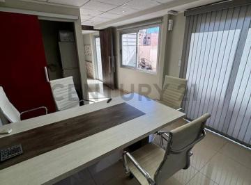 Oficina comercial · 97m² · 4 Ambientes · inmoandes Sas Ofrece en Venta Una Oficina en El Centro de La Ciudad de Mendoza, en un Moderno.