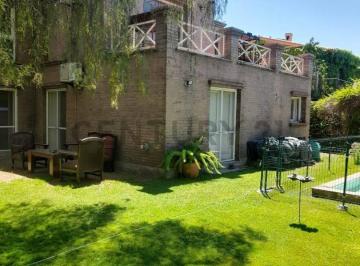 Casa · 315m² · 8 Ambientes · inmoandes Ofrece en Venta de Casa, en Una de Las Esquinas del Prestigioso Barrio Club de Campo.