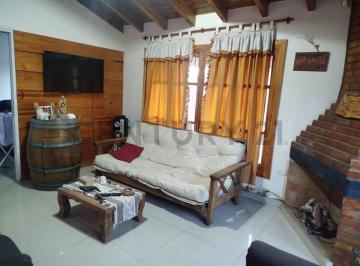 Casa · 253m² · 5 Ambientes · Casa en Venta