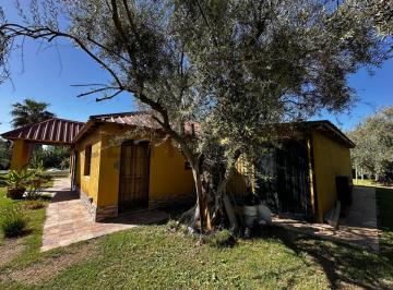 Casa · 156m² · 4 Ambientes · 3 Cocheras · Casa en Venta, Maipu