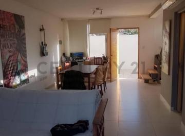 Casa · 86m² · 5 Ambientes · 2 Cocheras · Venta de Casa 5 Ambientes 2 Dorm. en Ringuelet