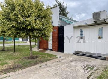 Casa · 114m² · 3 Ambientes · 1 Cochera · Venta de Casa en PH 3 Ambientes, La Plata