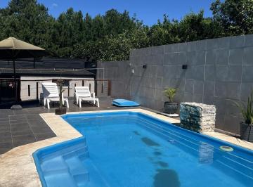 Casa · 562m² · 7 Ambientes · 3 Cocheras · Casa en Venta en Garuhape