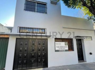 Casa · 148m² · 5 Ambientes · 1 Cochera · Casa en Venta