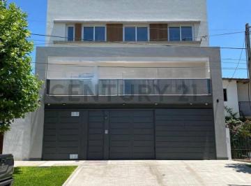 Casa · 76m² · 3 Ambientes · Venta de Hermoso Duplex 3 Amb a Estrenar con Cochera