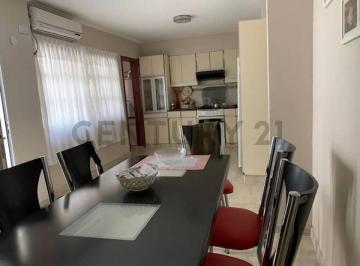 Casa · 72m² · 4 Ambientes · Venta de Casa 2 Dorm. con Patio y Lavadero