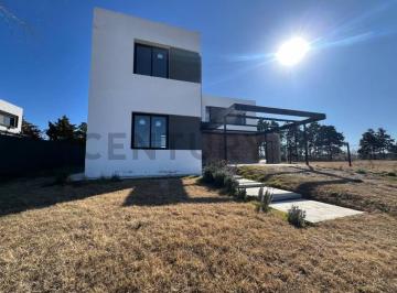 Casa · 200m² · 7 Ambientes · Venta Casa 4 Dorm Acquavista a Estrenar