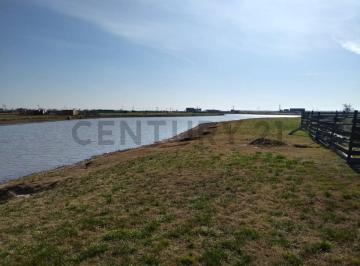 Terreno · 900m² · Lote/terreno en Venta en Barrio Santa Clara Al Sur con Fondo