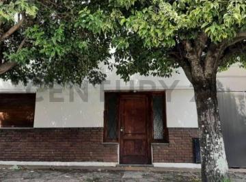 Casa · Venta de Casa 3 Ambientes en La Cumbre, La Plata