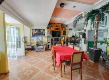 Casa · 156m² · 4 Ambientes · 2 Cocheras · Venta Casa 4 Ambientes con Pileta - Billinghurst, San Martín - Acepta Permuta!