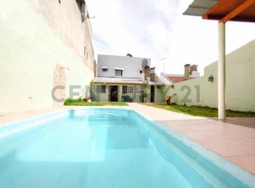 Casa · 156m² · 4 Ambientes · 2 Cocheras · Venta Casa 4 Ambientes - Gral. San Martín - Permuta