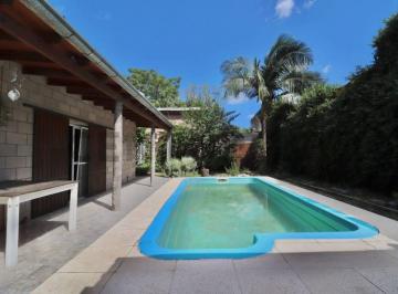 Casa · 94m² · 3 Ambientes · 2 Cocheras · Casa en Venta