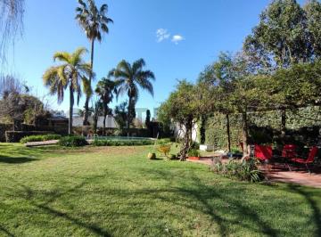 Casa · 183m² · 5 Ambientes · 2 Cocheras · Casas en Venta en City Bell, 4 Dorm.