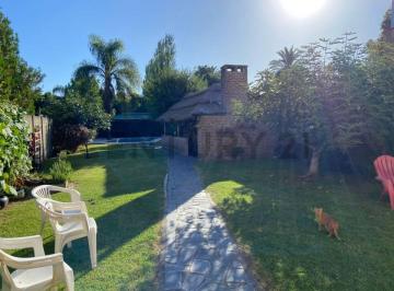 Casa · 200m² · 6 Ambientes · Casa en Venta en Gonnet