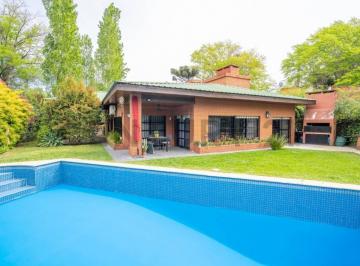 Casa · 240m² · 4 Ambientes · Casa Quinta en Venta en El Cazador Escobar