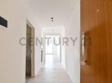 Departamento · 68m² · 3 Ambientes · Departamento 3 Ambientes con Balcon en Caballito