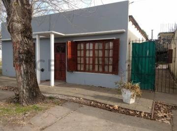 Casa · 160m² · 8 Ambientes · 3 Cocheras · Casa de 3 Ambientes y 4 Habitaciones con Baño Privado Sobre Ruta 2 ID 47309