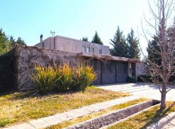 Casa · 270m² · 5 Ambientes · Venta Casa Cipolletti Manzanar Millenium