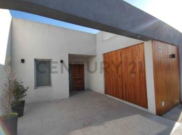 Casa · 230m² · 6 Ambientes · Casas en Alquiler en Hudson
