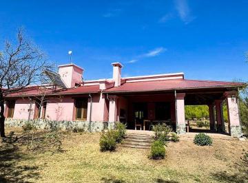 Casa · 115m² · 3 Ambientes · 2 Cocheras · Casa 2 Dorm. en Barrio Cerrado con Vista a Viñedo