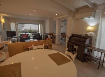 Casa · 168m² · 5 Ambientes · 1 Cochera · Casa en Venta