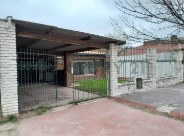 Casa · 158m² · 4 Ambientes · Vendemos Casa en Claromeco Sobre Calle Asfaltada con Gas de Red
