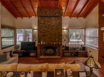 Casa · 308m² · 7 Ambientes · Venta de Casa en Villa Elisa