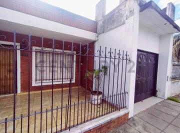 Casa · 129m² · 4 Ambientes · Venta Casa 3 Ambientes, Apta Crédito, Castelar