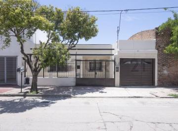 Casa · 140m² · 5 Ambientes · Venta de Casa 5 Ambientes 2 Dorm. en Las Flores, Córdo