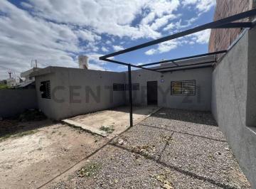 Casa · 93m² · 4 Ambientes · 1 Cochera · Venta Casa 3 Dorm Reciclada Los Granados