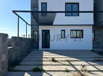 Casa · 130m² · 4 Ambientes · venta de Duplex 3 Dorm. en Country Acquavista, Malagueño.