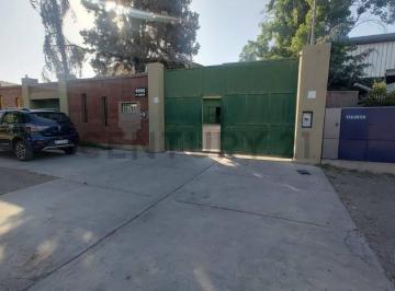 Bodega-Galpón · 240m² · Alquiler de Galpón en Jesús Nazareno, Guaymallén