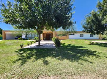 Casa de 8 ambientes, Malagueño · Exclusiva Casa en Barrio Privado - Estación del Carmen